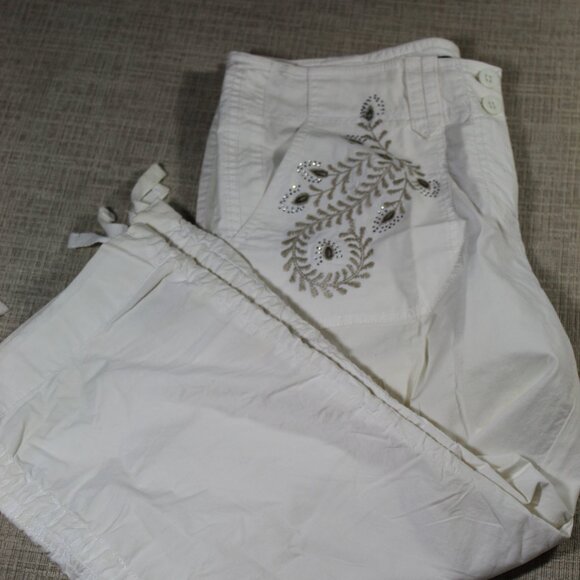 INC Size 10 Cream Embroidered and Bead Embellished Capri Mid-Rise Cargo Pants - Picture 1 of 6